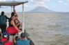 v dálce ostrov Isla de Ometepe a jeho hlavní dominanta Volcán Concepcion