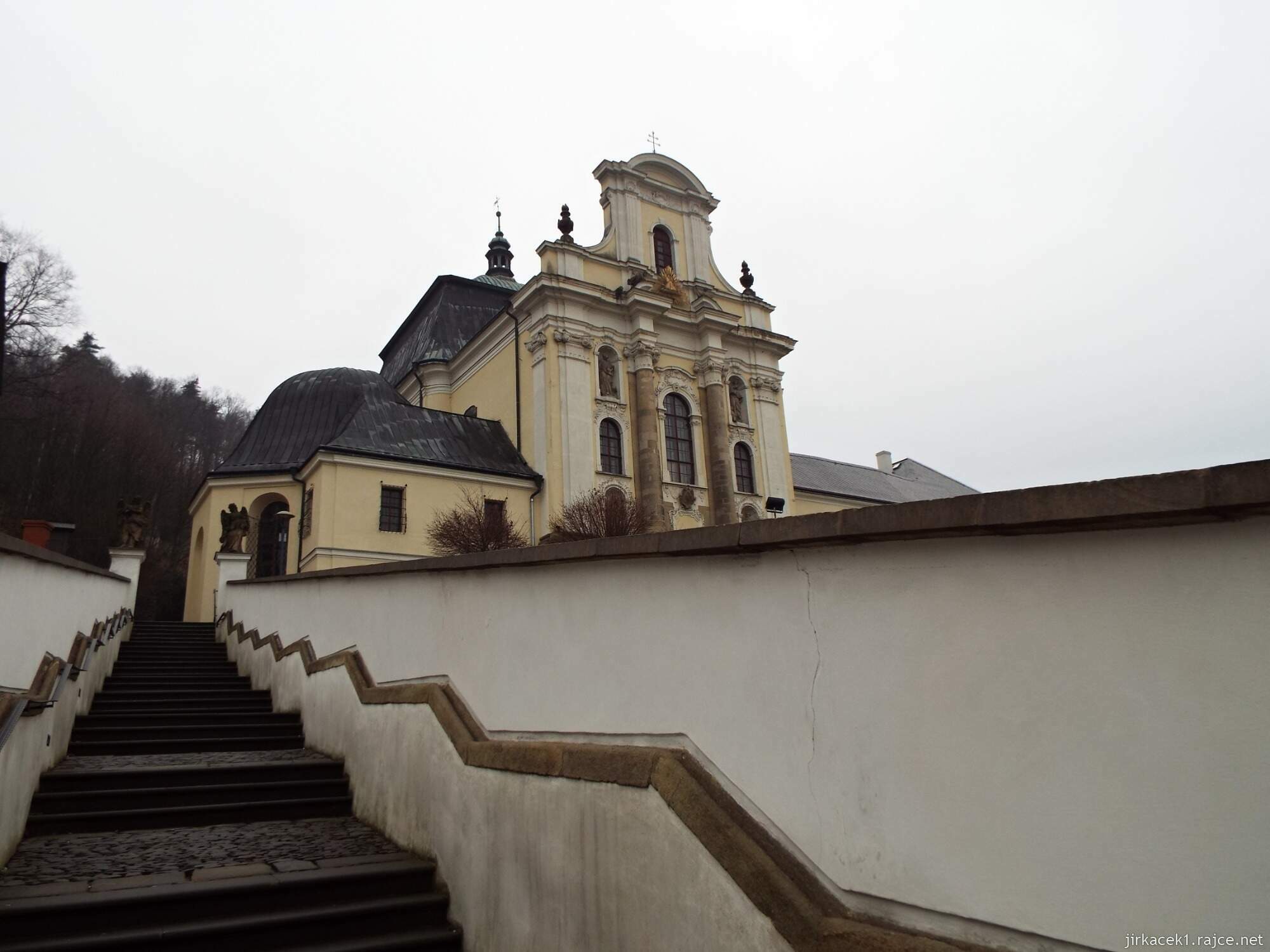 I - Fulnek - kostel Nejsvětější Trojice 08 a schodiště
