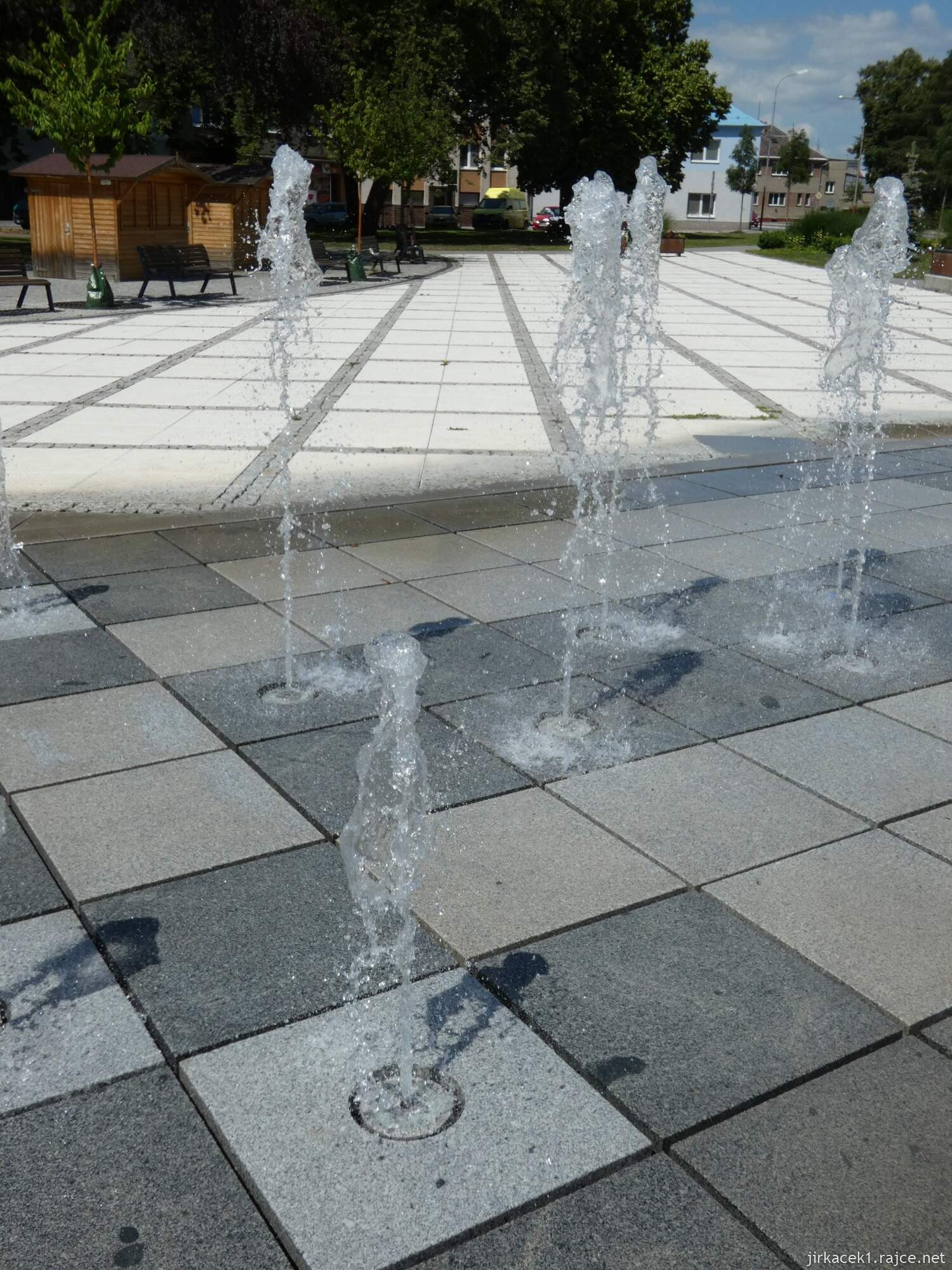 C - Hulín - náměstí Míru 013 - světelná fontána