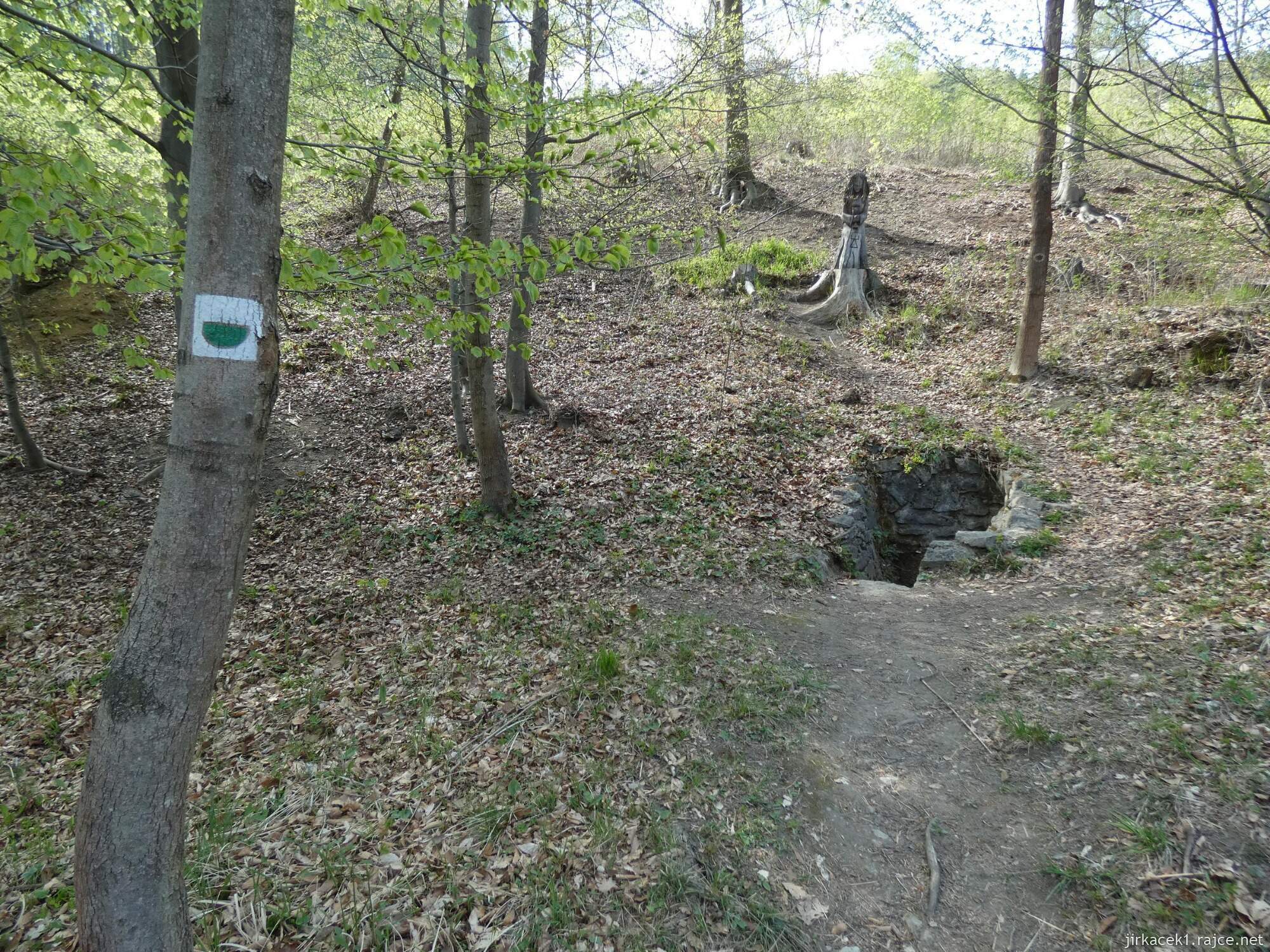 L - Moravany - studánka U Hlavinků 006