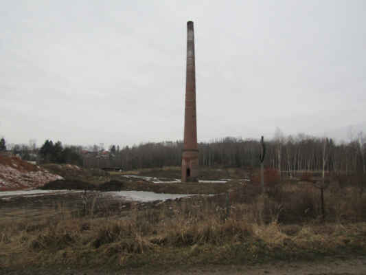 To zbylo z cihelny - Cihelna Blovice byl areál průmyslových budov u blovického nádraží na jižním Plzeňsku, kterému vévodí 40 metrů vysoký zděný komín. Areál umístěný na úpatí vrchu Dubí byl na konci roku 2021 zdemolován z důvodu havarijního stavu jednotlivých budov. Výroba cihel zde probíhala mezi lety 1921 a 1996. Předpokládá se zde parky a aktivity pro volný čas.