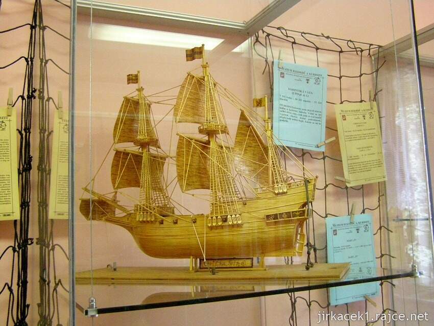 Pelhřimov - muzeum rekordů a kuriozit - loď ze sirek