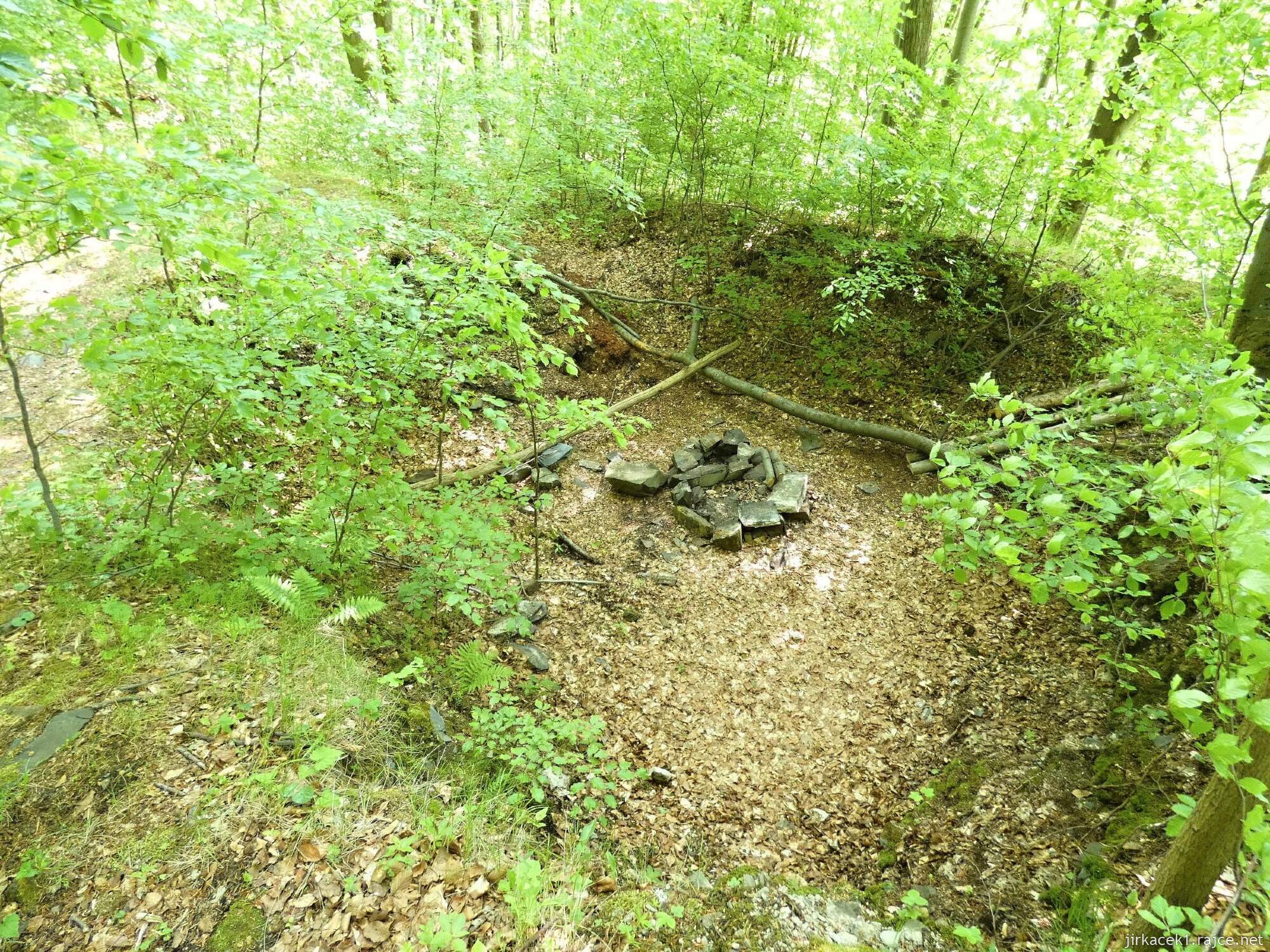 H - Budišov nad Budišovkou - zřícenina hradu Vildštejn 008