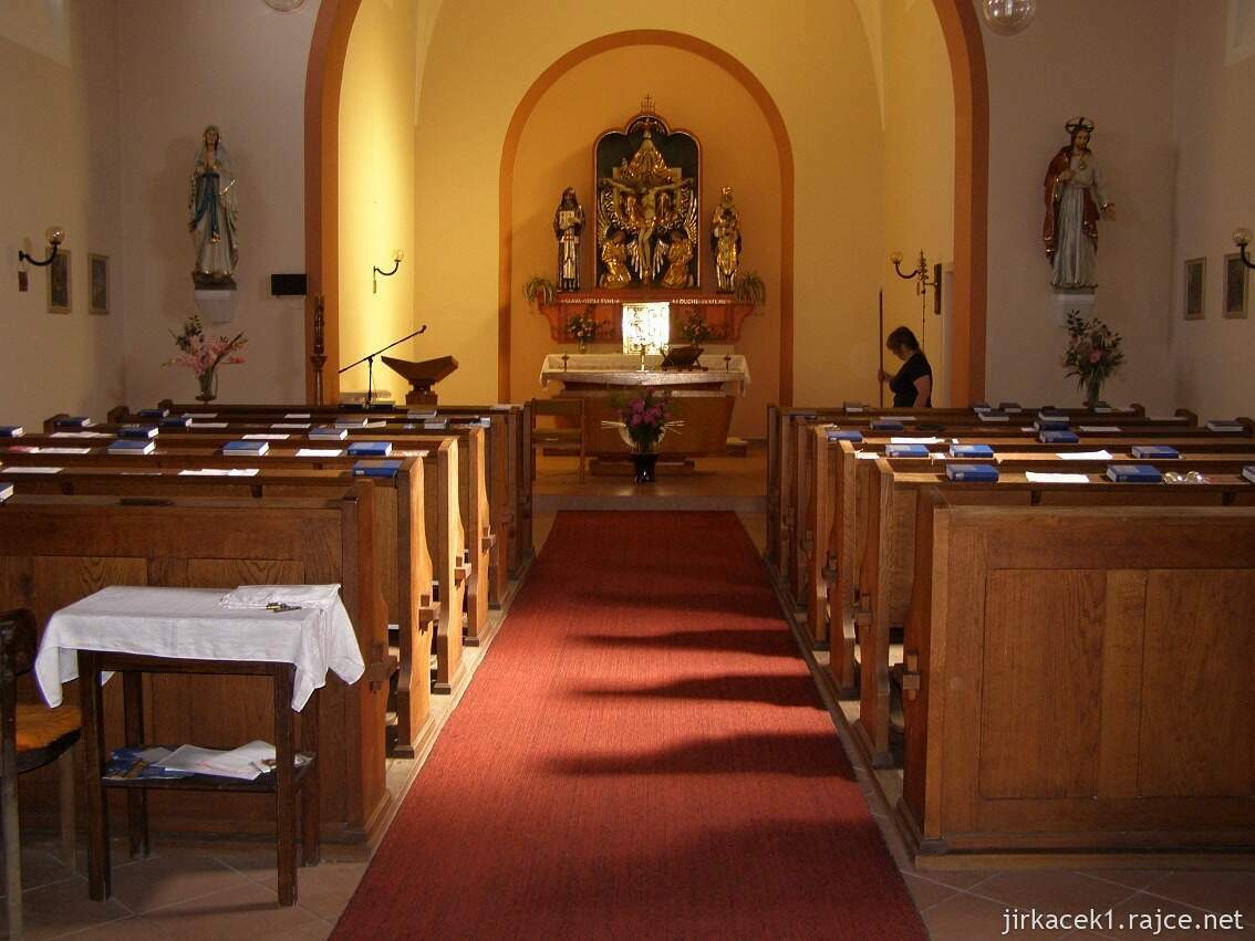 03 - Rozvadovice 06 - Kostel Nejsvětější Trojice - interiér