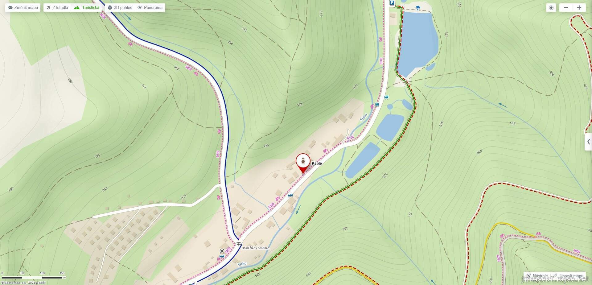 Dolní Žleb u Šternberka - kaple v tyrolském stylu na mapy.cz