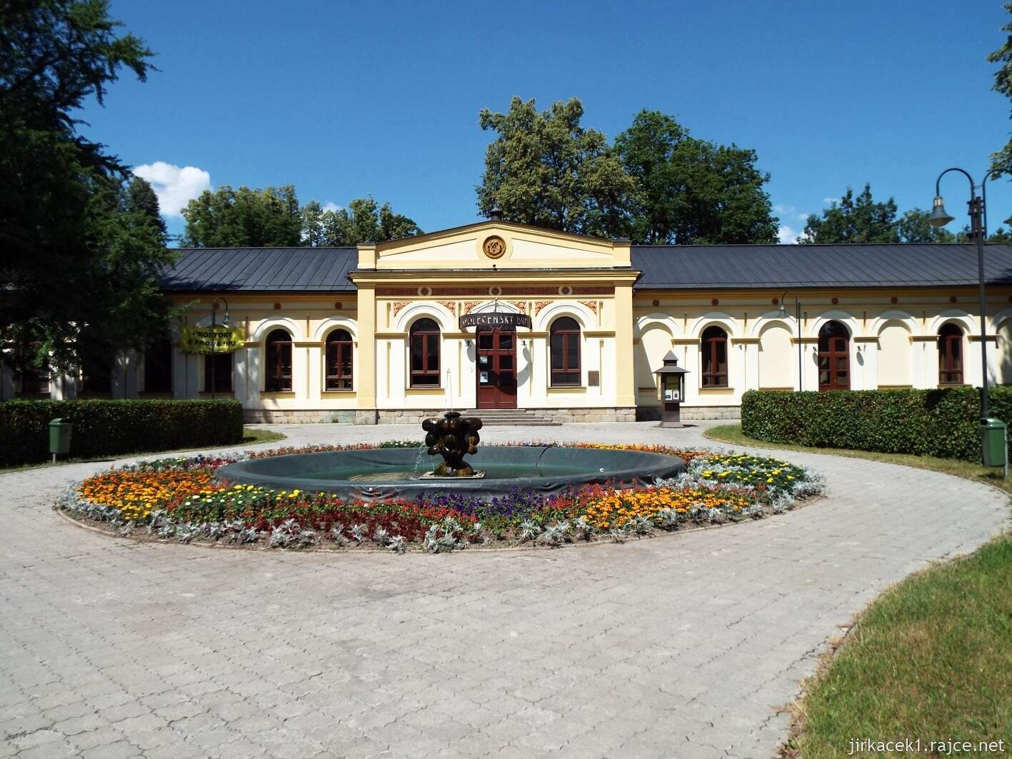 005 - Rožnov pod Radhoštěm - bývalé klimatické lázně 02