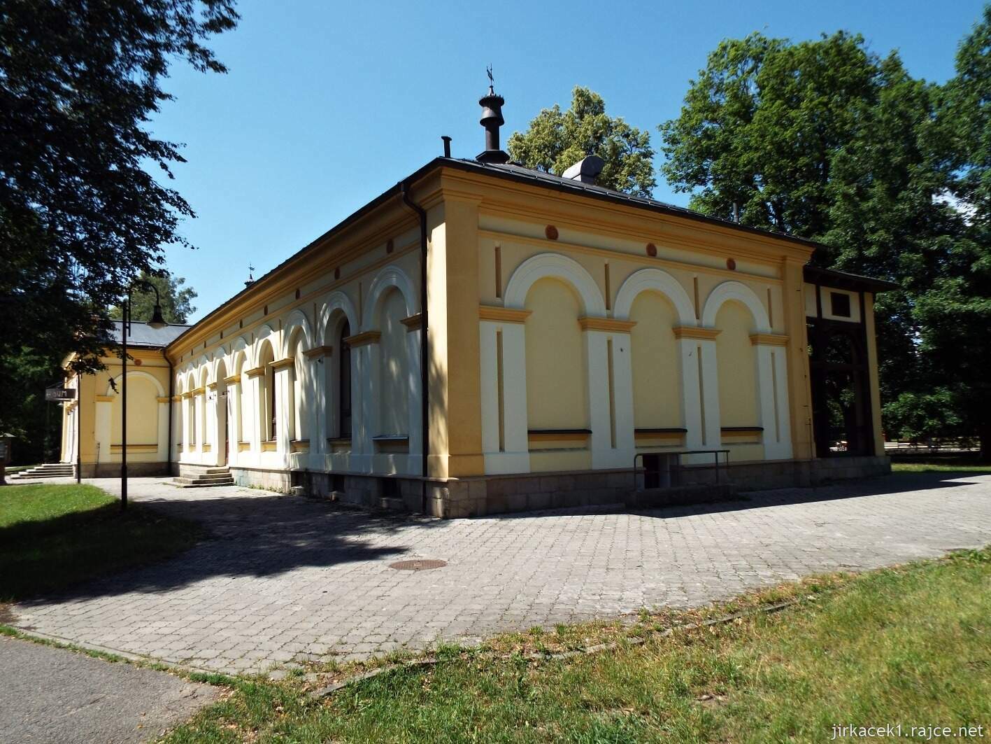 005 - Rožnov pod Radhoštěm - bývalé klimatické lázně 05