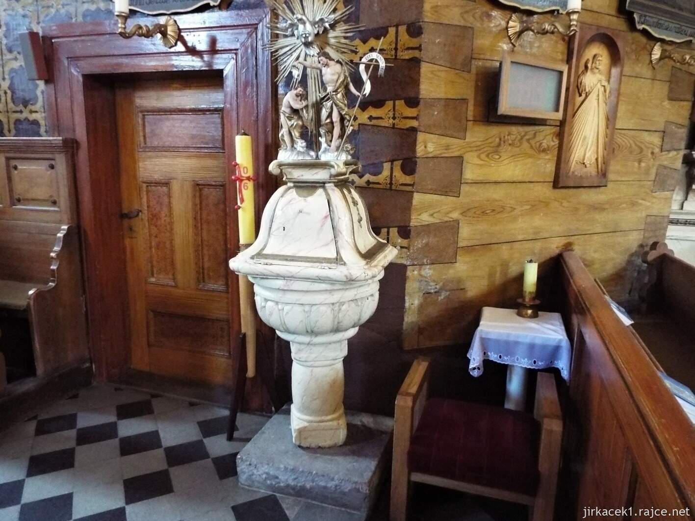 021 - Velké Karlovice - Kostel Panny Marie Sněžné 17 - interiér kostela