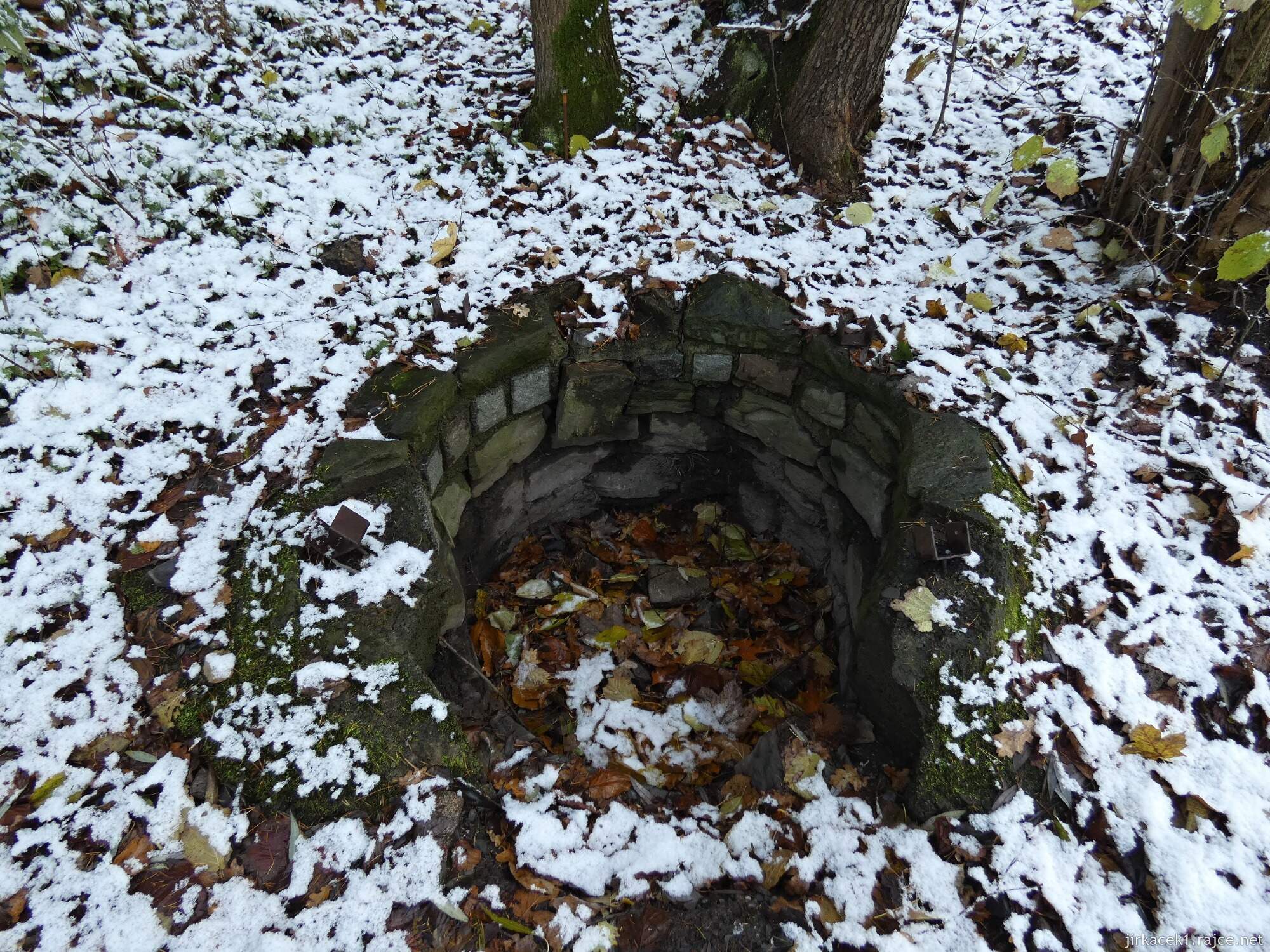 D - Ostrava - Poruba - studánka Pod Myslivnou 011