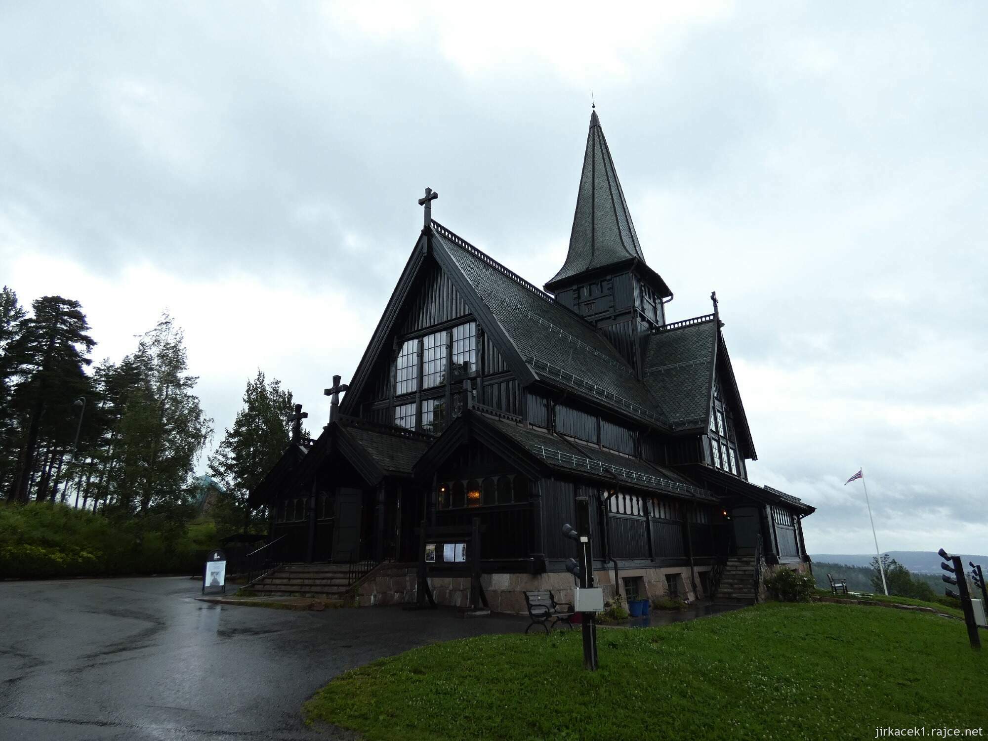 2d - Holmenkollen - dřevěný kostel a kaple 022