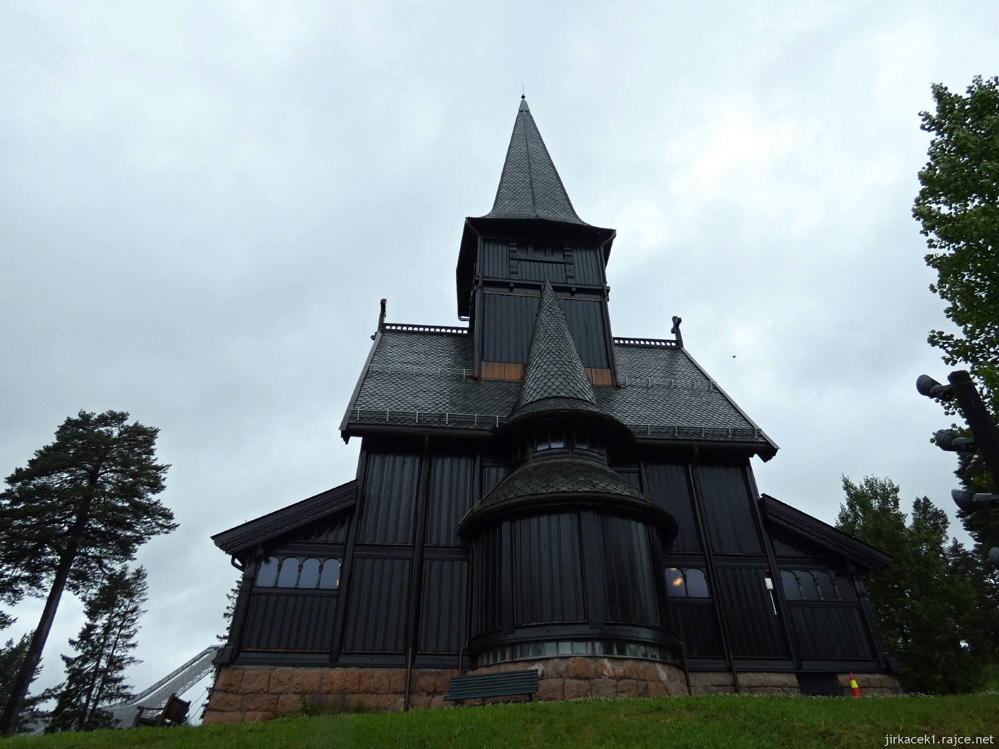 2d - Holmenkollen - dřevěný kostel a kaple 027