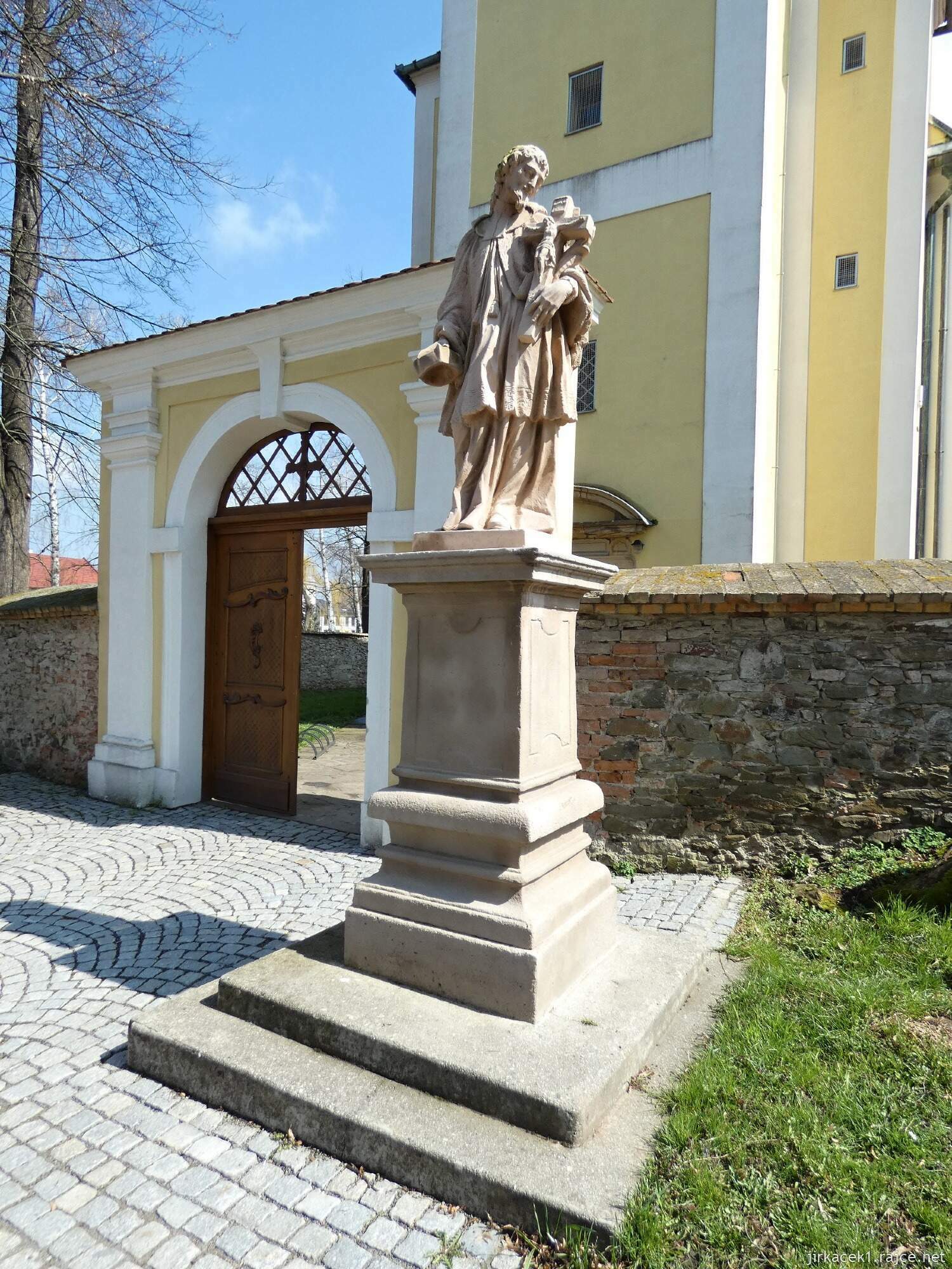 J - Pivín - kostel sv. Jiří 018