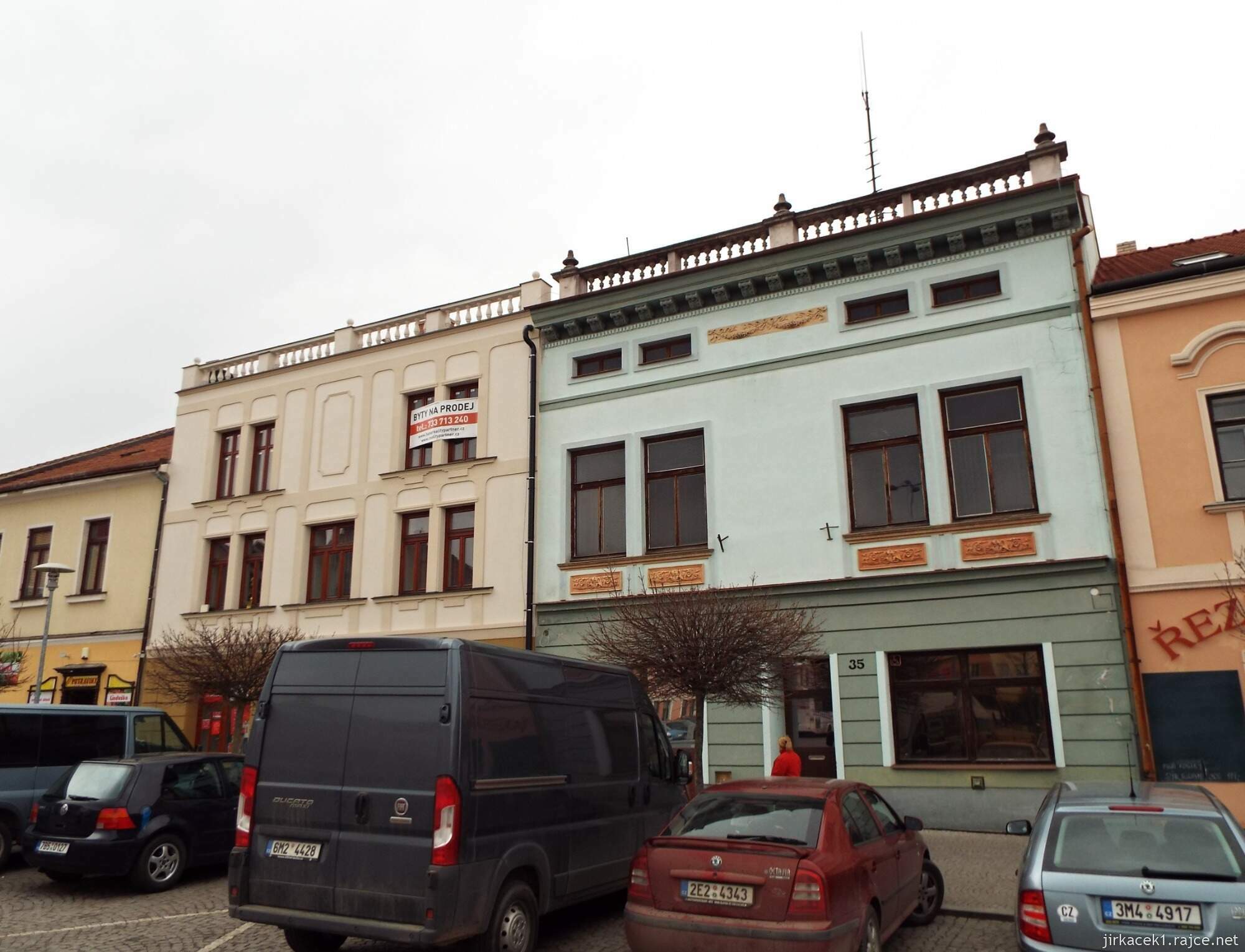 09 - Jevíčko - Palackého náměstí 11 - domy č.35 a 36 s atikami