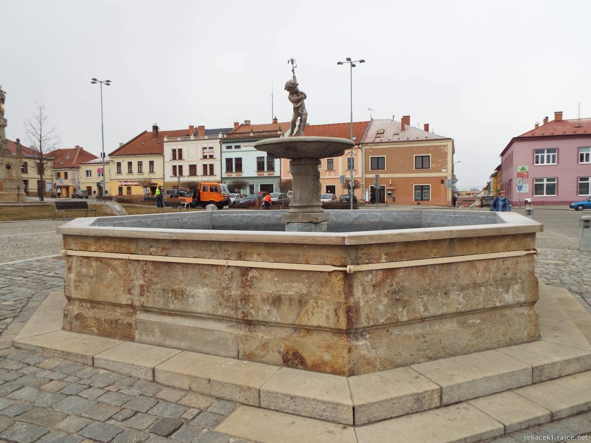 09 - Jevíčko - Palackého náměstí 18 - kašna