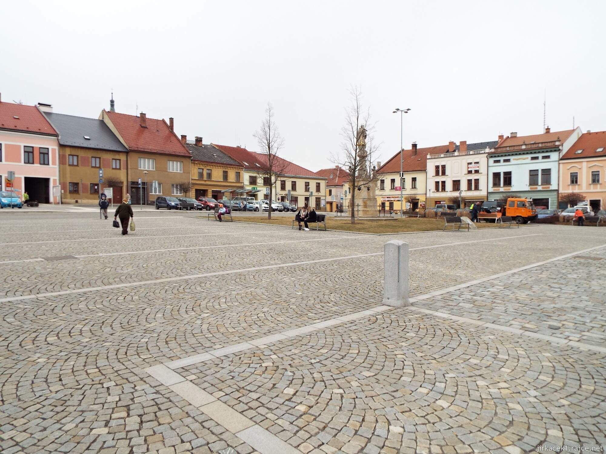 09 - Jevíčko - Palackého náměstí 20 - Socha svatého Jana Nepomuckého