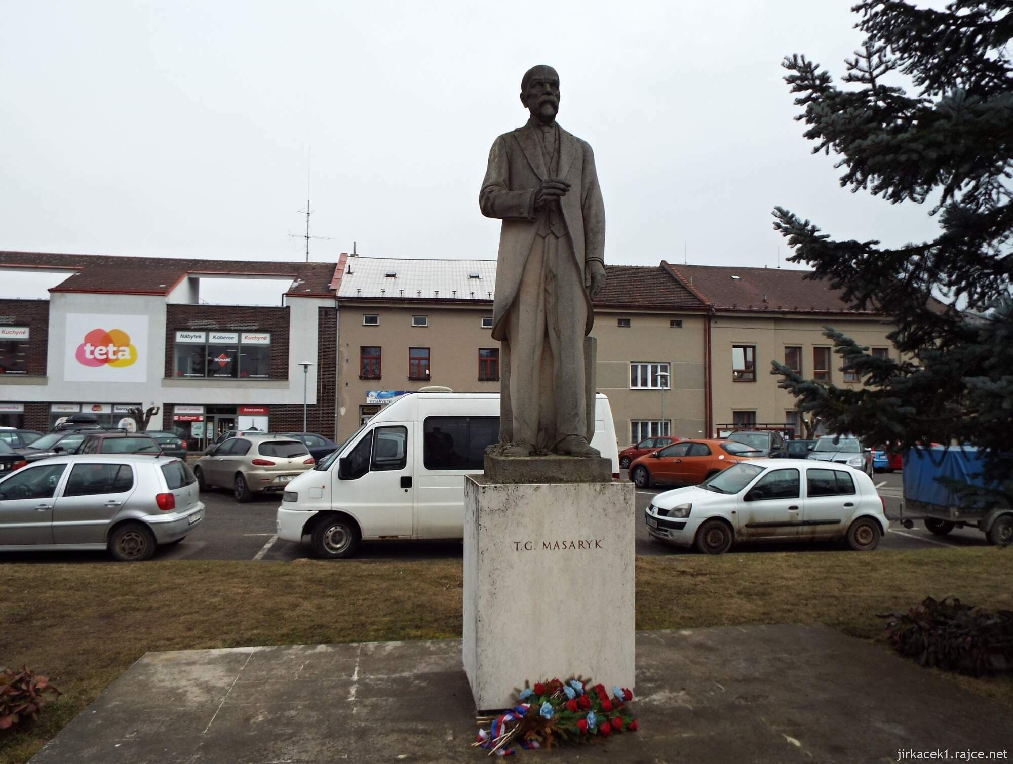 09 - Jevíčko - Palackého náměstí 23 - socha T.G. Masaryka