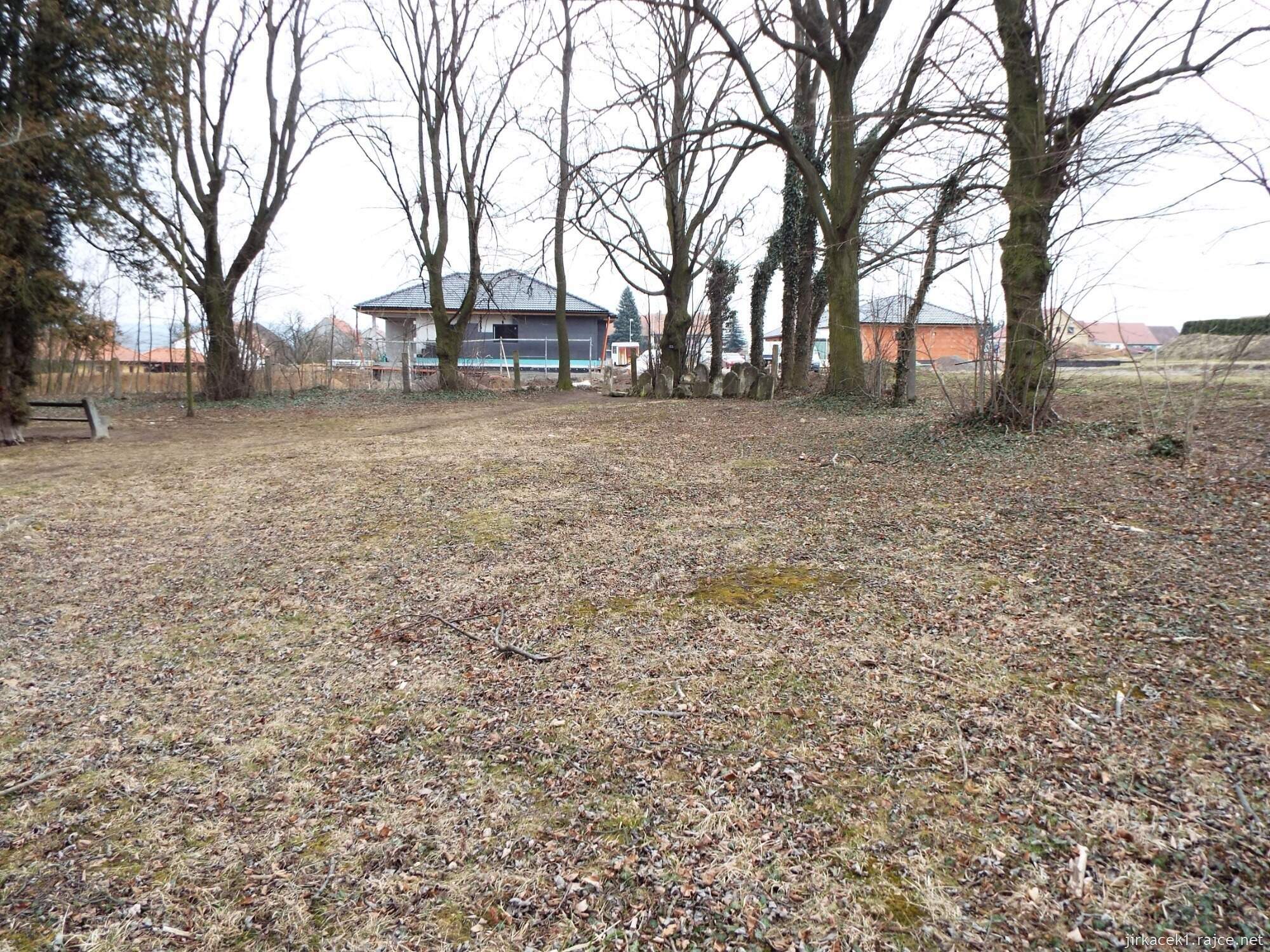 11 - Jevíčko - židovský hřbitov 01