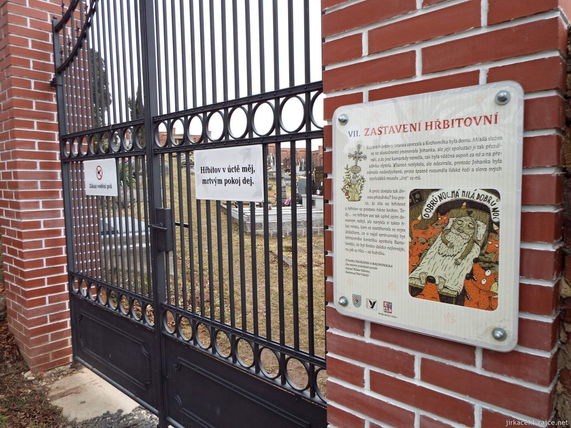 12 - Jevíčko - Kostel sv. Bartoloměje 03 - brána na hřbitov