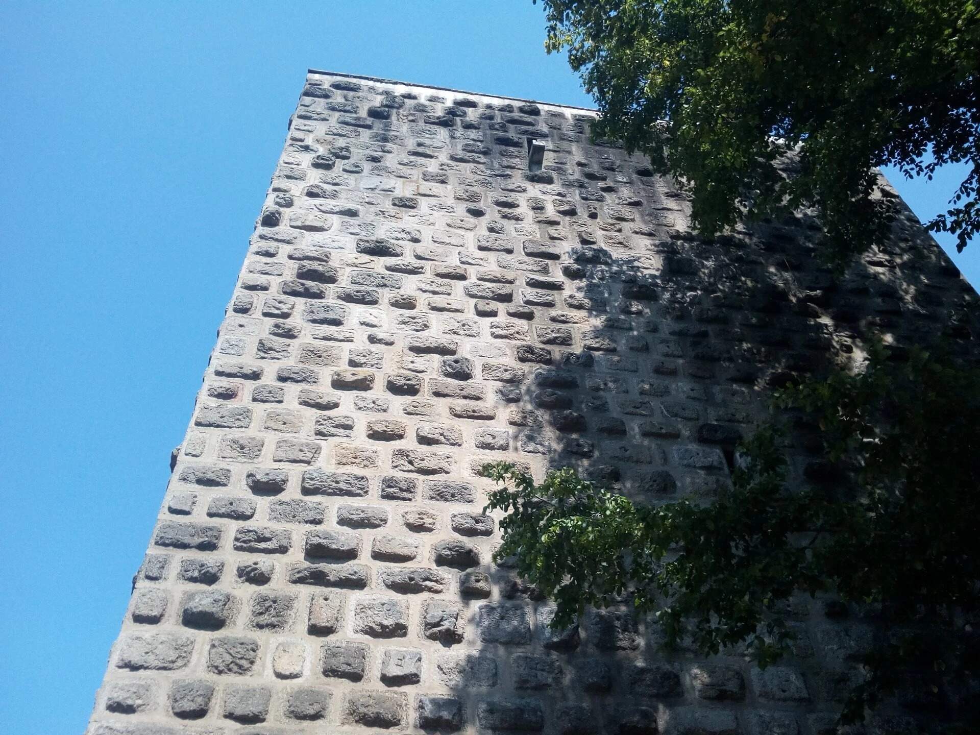 Hrad Zvíkov - tajemná věž Markomanka