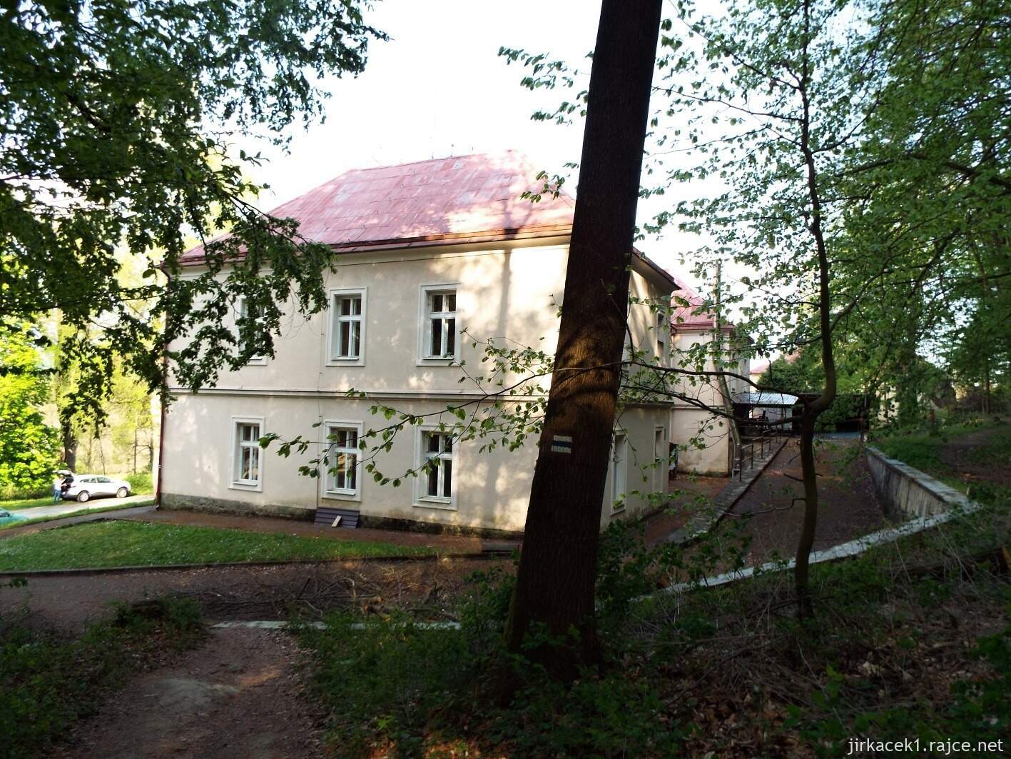 33 - Hruboskalsko 09 - cesta od pramenů do lázní Sedmihorky