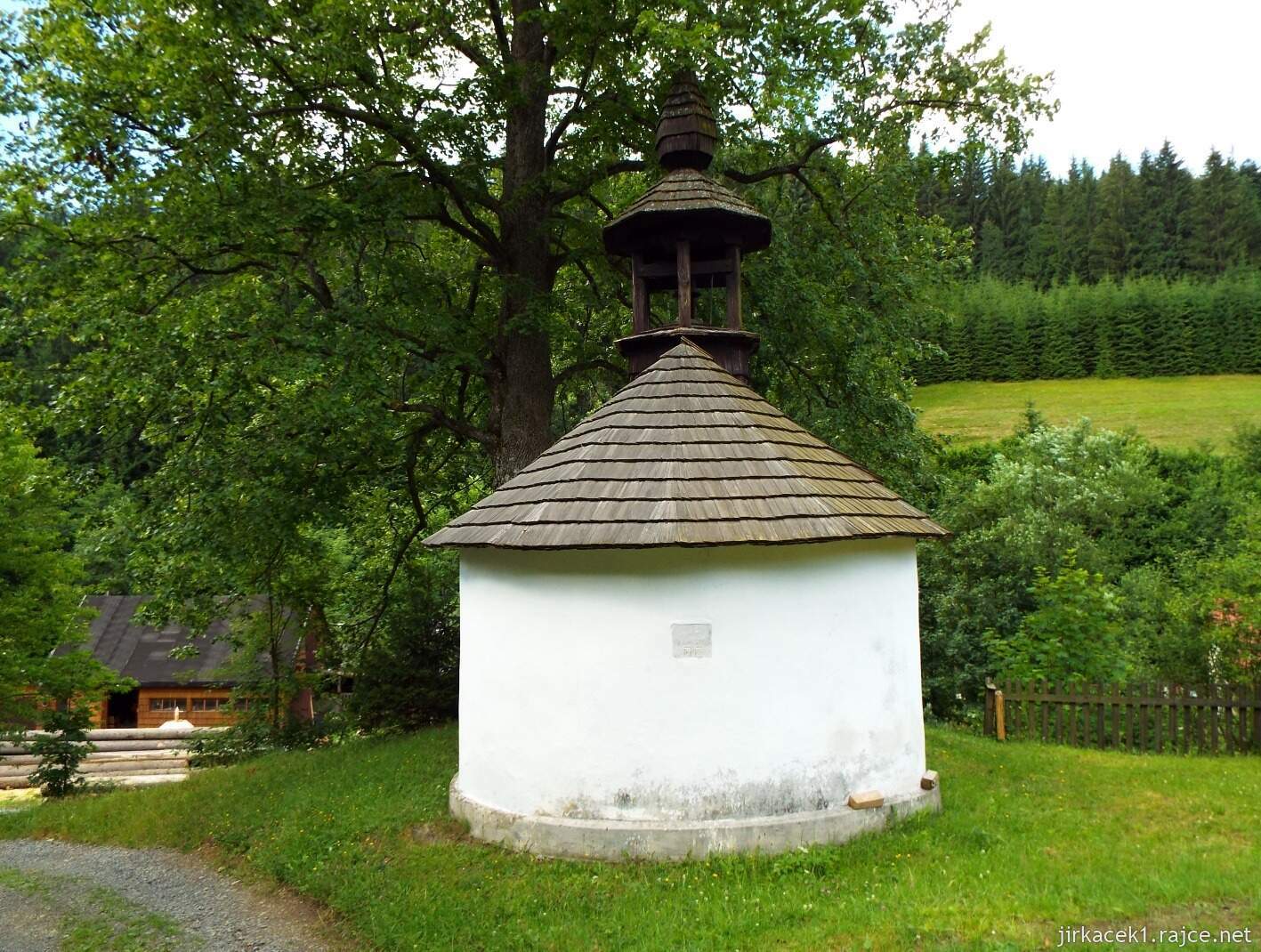 018 - Velké Karlovice - Kaple svaté Trojice v Jezerném 07