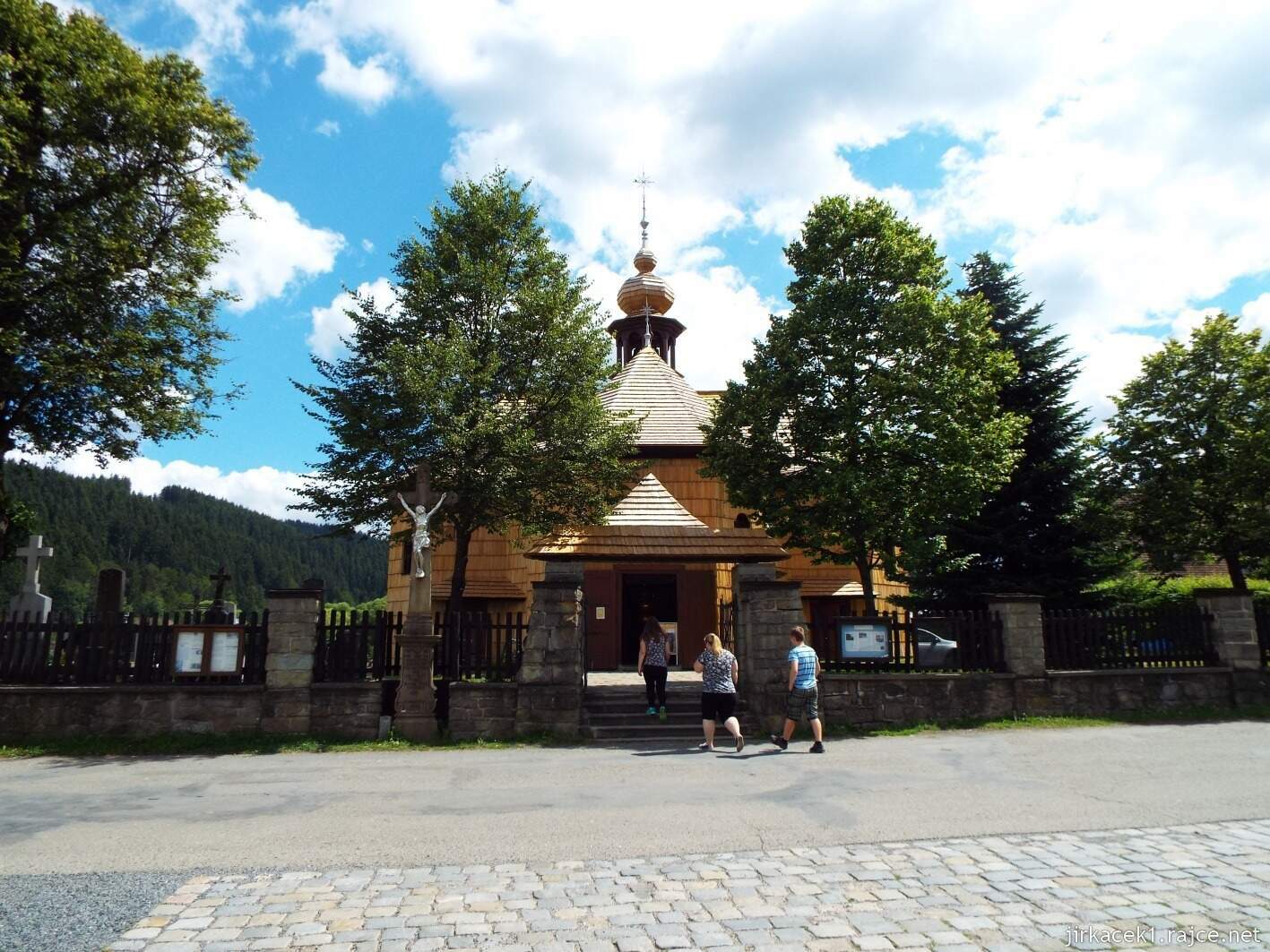021 - Velké Karlovice - Kostel Panny Marie Sněžné 02 - čelní pohled