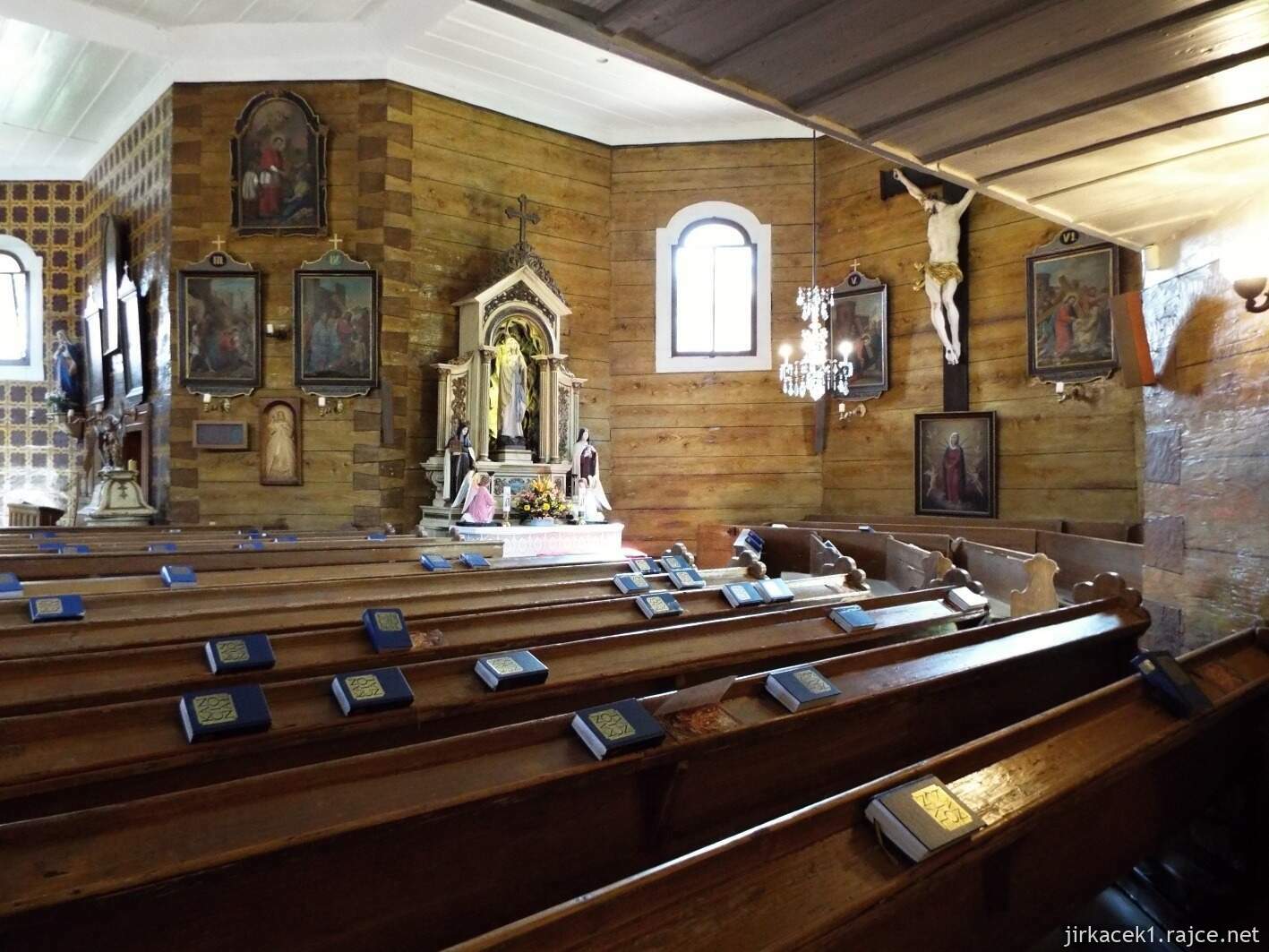021 - Velké Karlovice - Kostel Panny Marie Sněžné 10 - interiér kostela - kopie