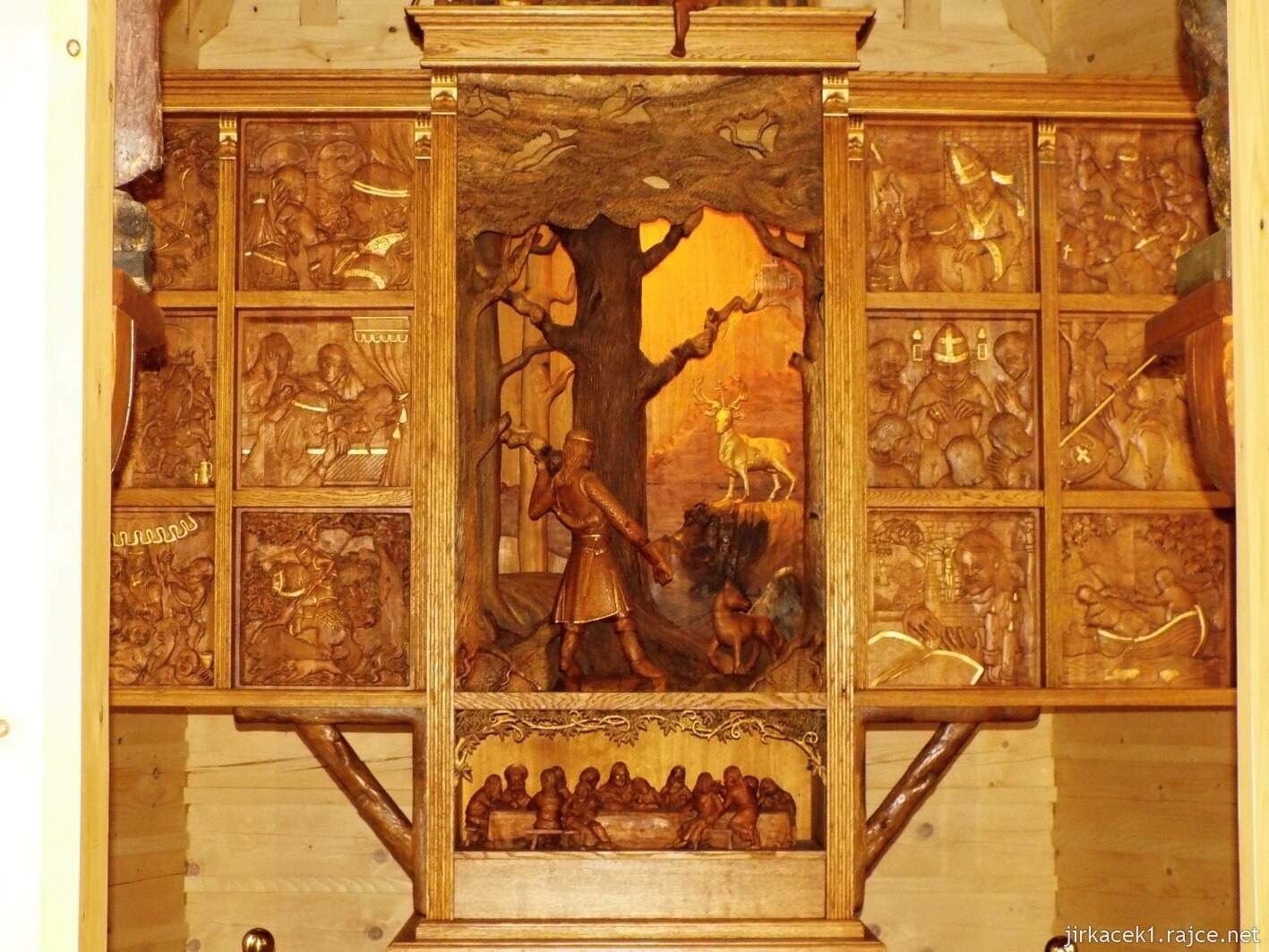 028 - Velké Karlovice - kaple sv. Huberta v Pluskovci 13 - interiér kaple