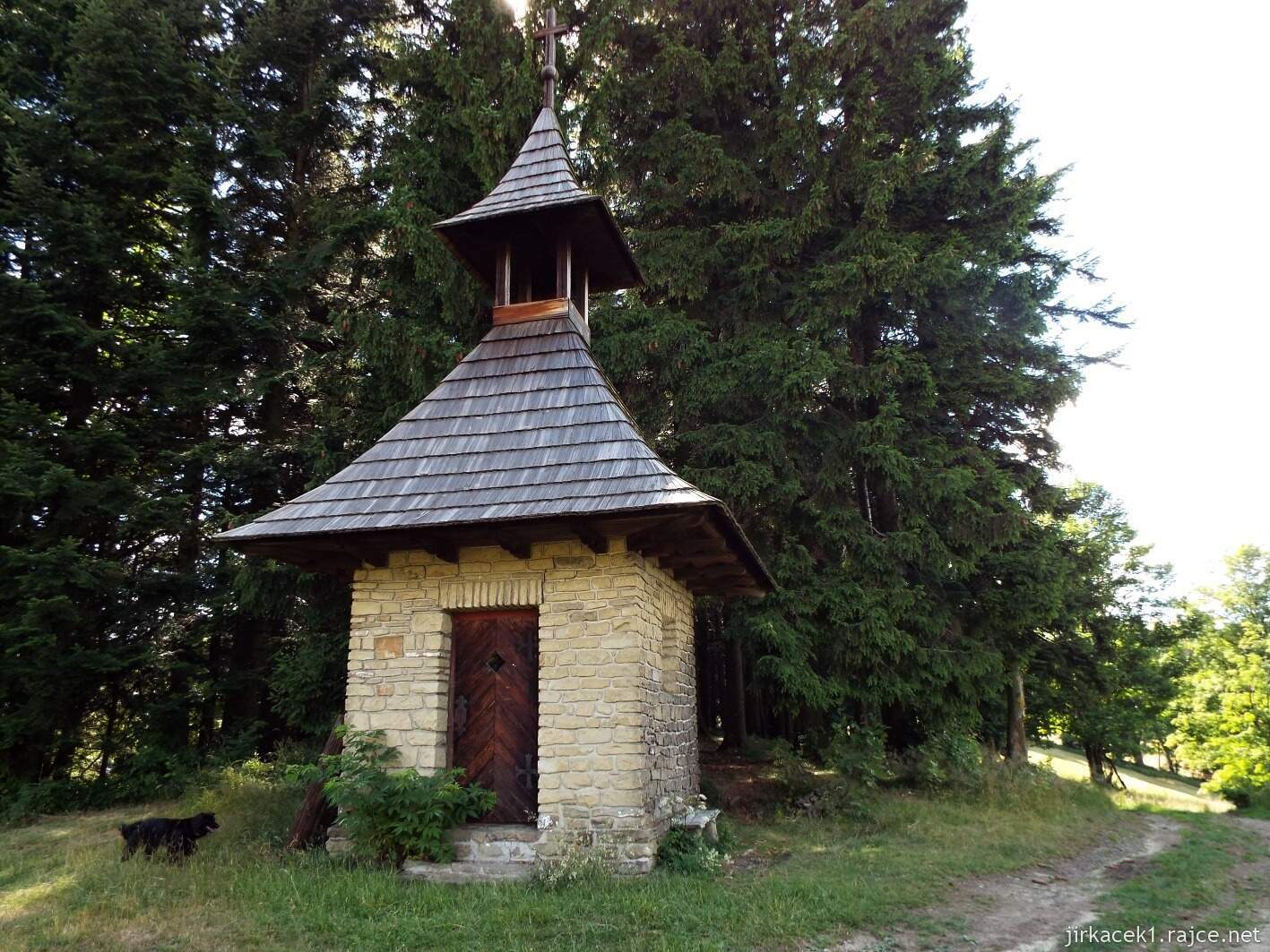 030 - Velké Karlovice - kaplička Pod Javorníčkem 02