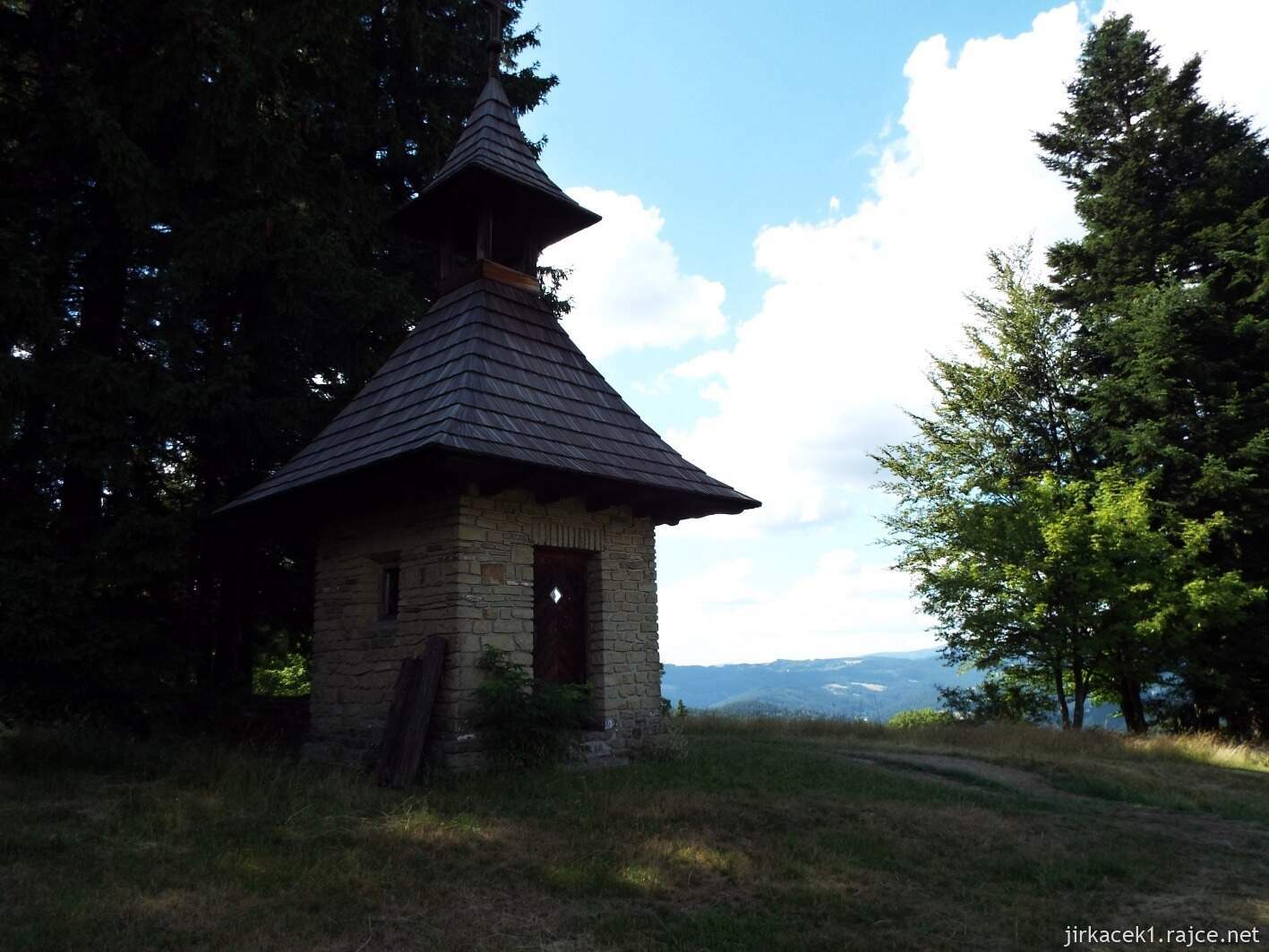 030 - Velké Karlovice - kaplička Pod Javorníčkem 04