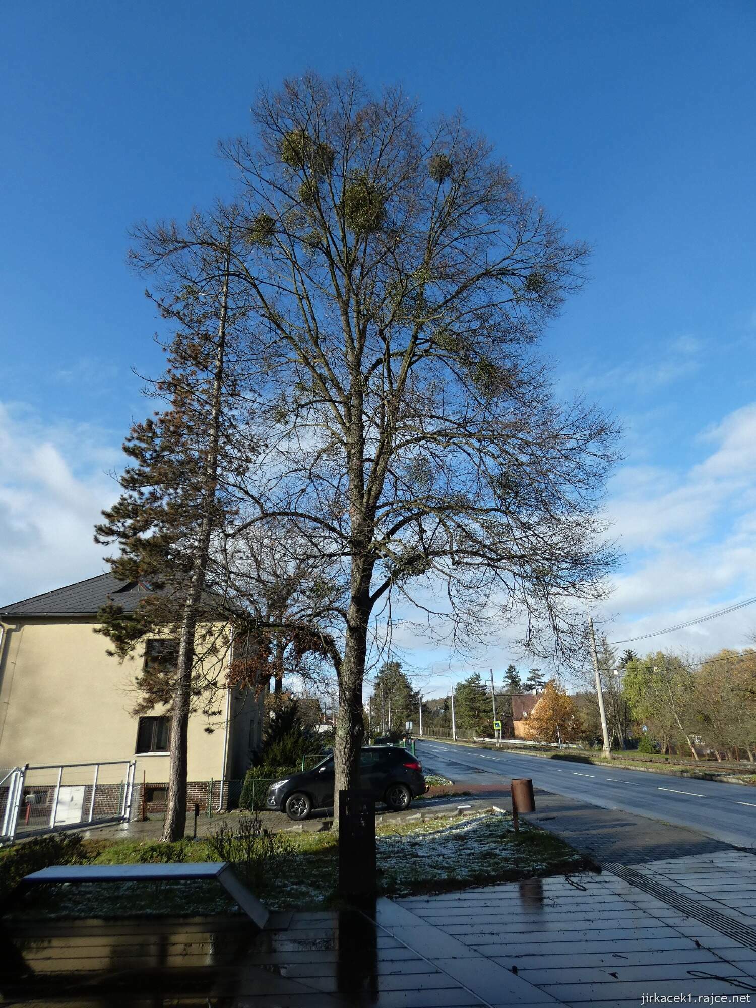 C - Ostrava - Poruba - pomník obětem válek a bludný balvan 003