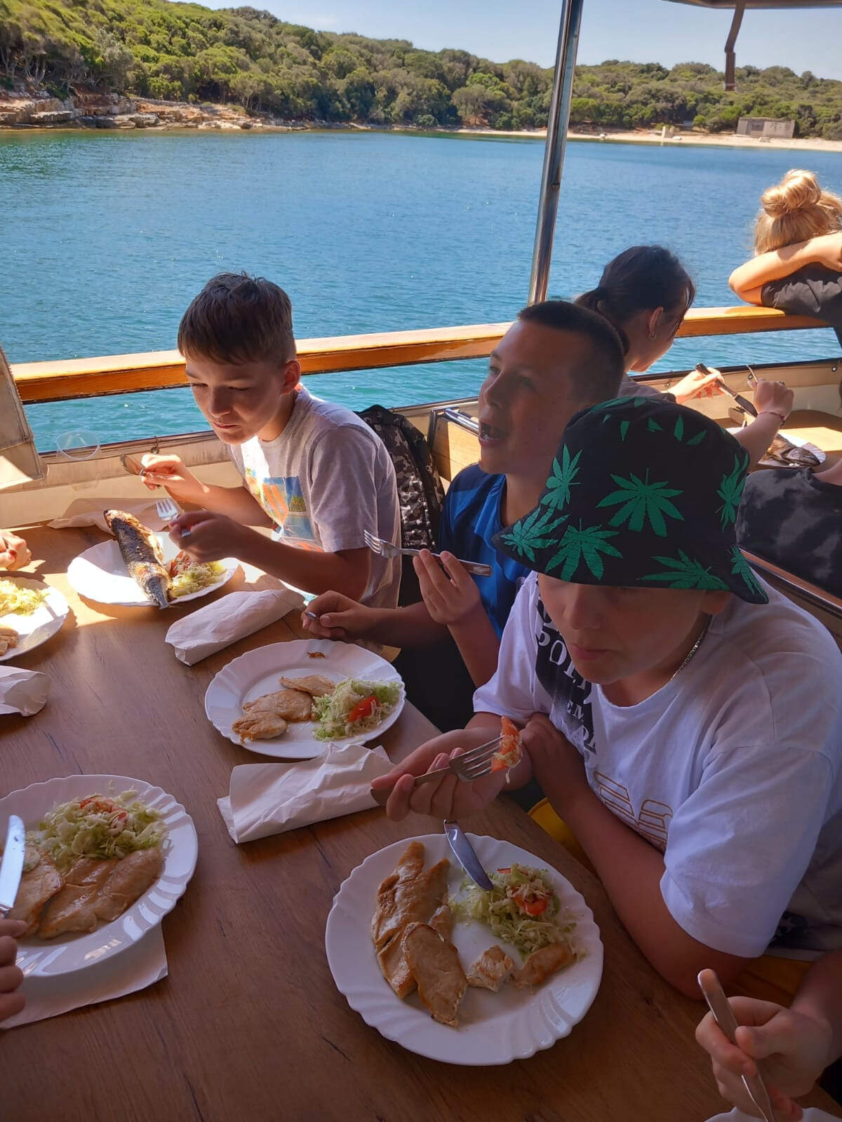 rajce.idnes.cz-boy-boat-nude Chorvatsko 2024 – ZŠ Jaroslava Pešaty – album na Rajčeti
